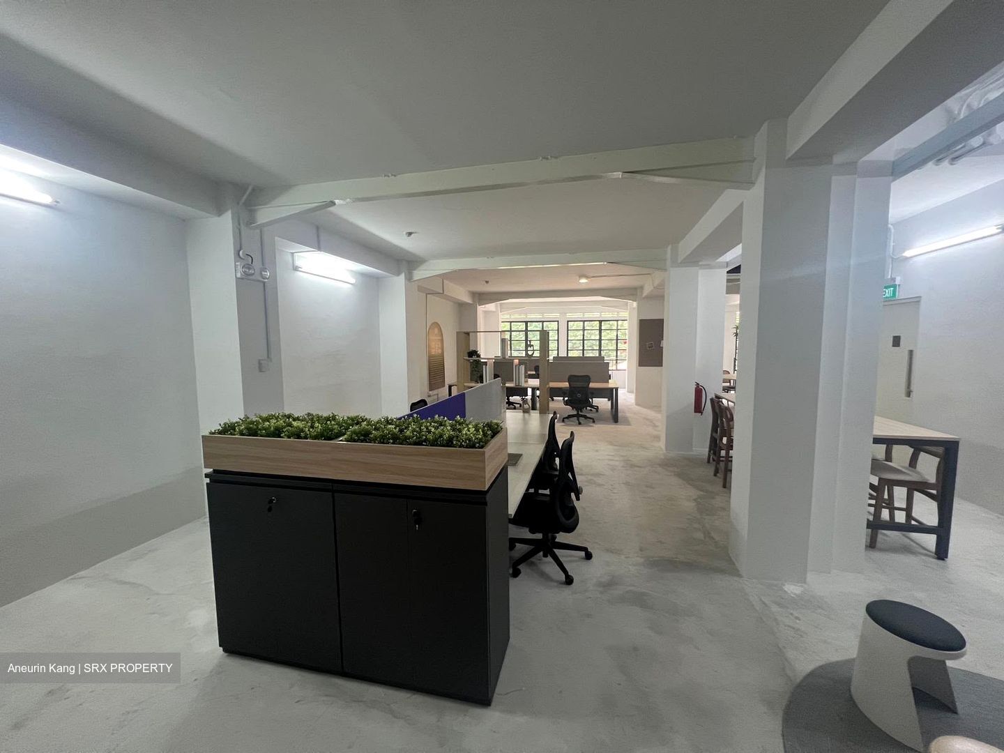 North Canal Road (D1), Office #567661071